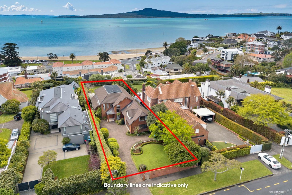 22 Ronaki Road, Mission Bay, Auckland - Carousel 1