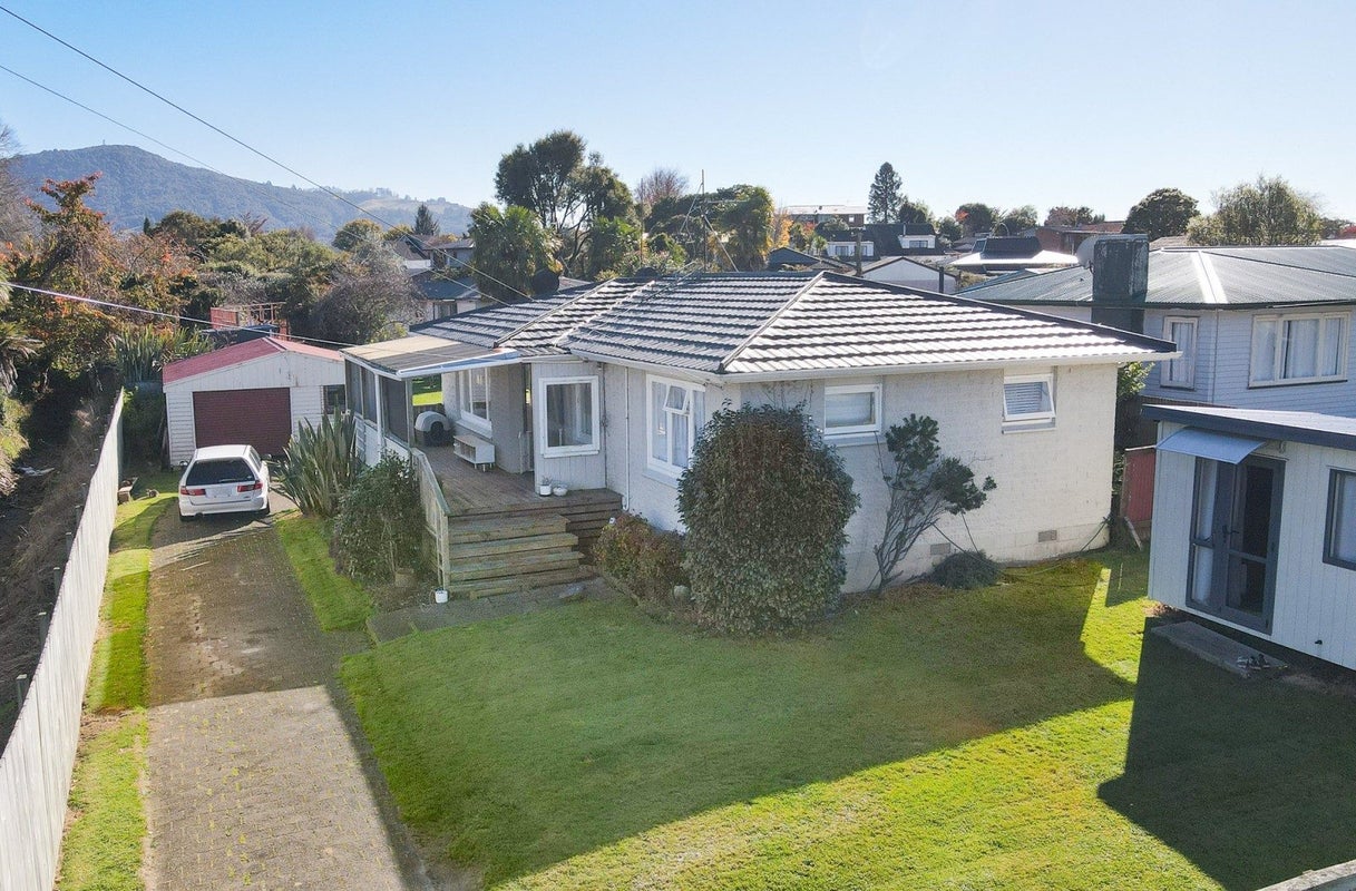 16 Hunt Crescent, Hillcrest, Rotorua - Carousel 1