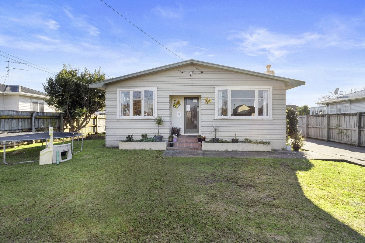 37 Bader Street, Bader, Hamilton - Carousel 1
