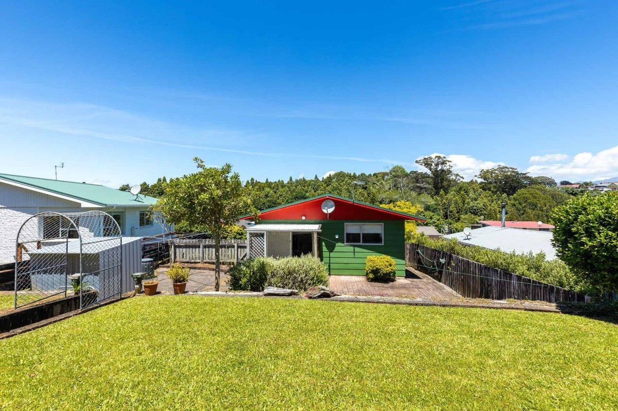 74 Pembroke Street, Westown, New Plymouth - Carousel 2