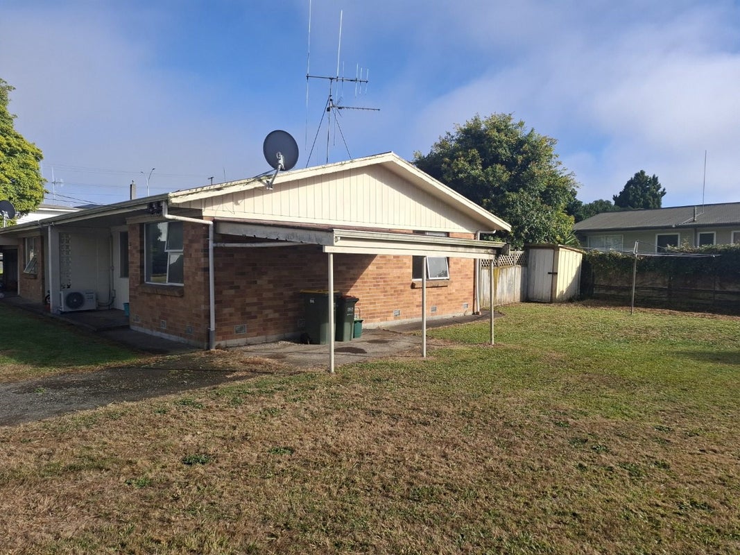 2/10 Unity Lane, Melville, Hamilton - Carousel 2