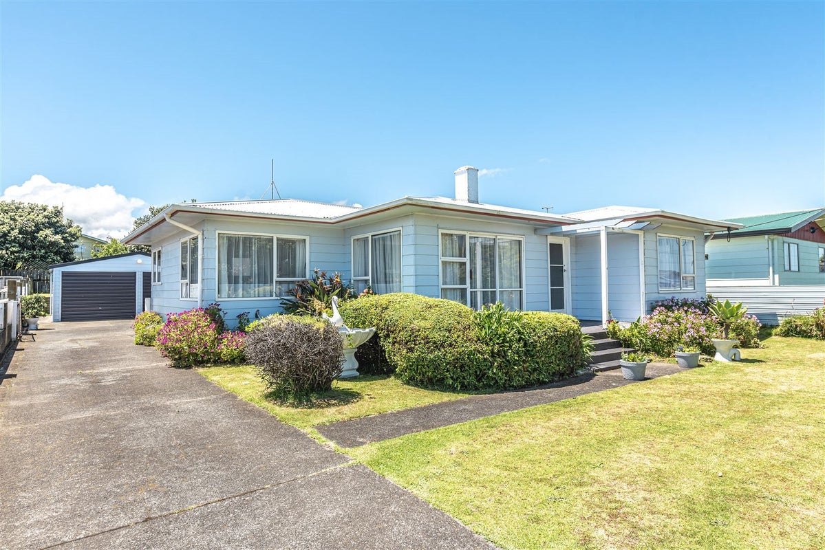 92 Karaka Street, Castlecliff, Whanganui - Carousel 1