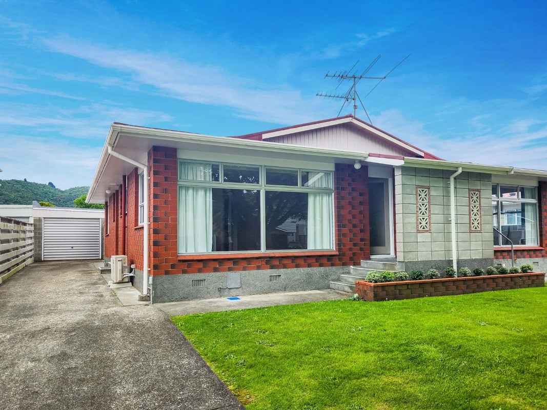 2 Ferretti Grove, Avalon, Lower Hutt - Carousel 1