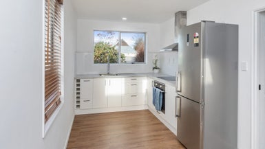 1/136 Wainoni Road, Avondale, Christchurch - Carousel 1