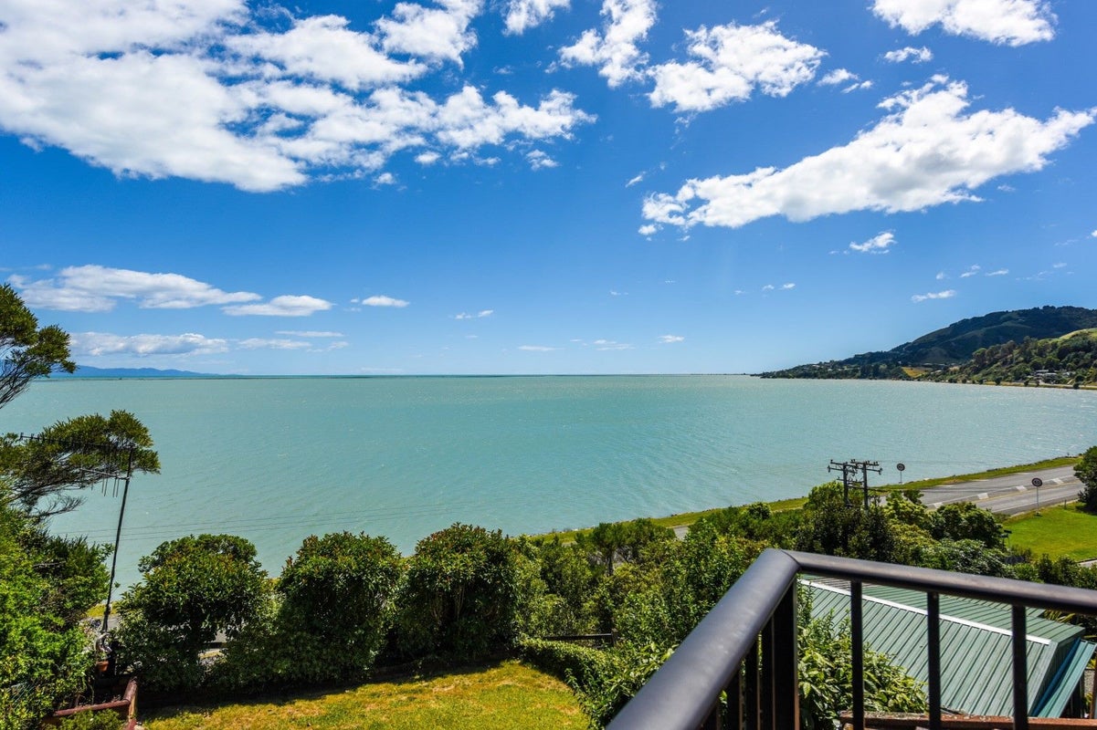 3 Paremata Street, Atawhai, Nelson - Carousel 1