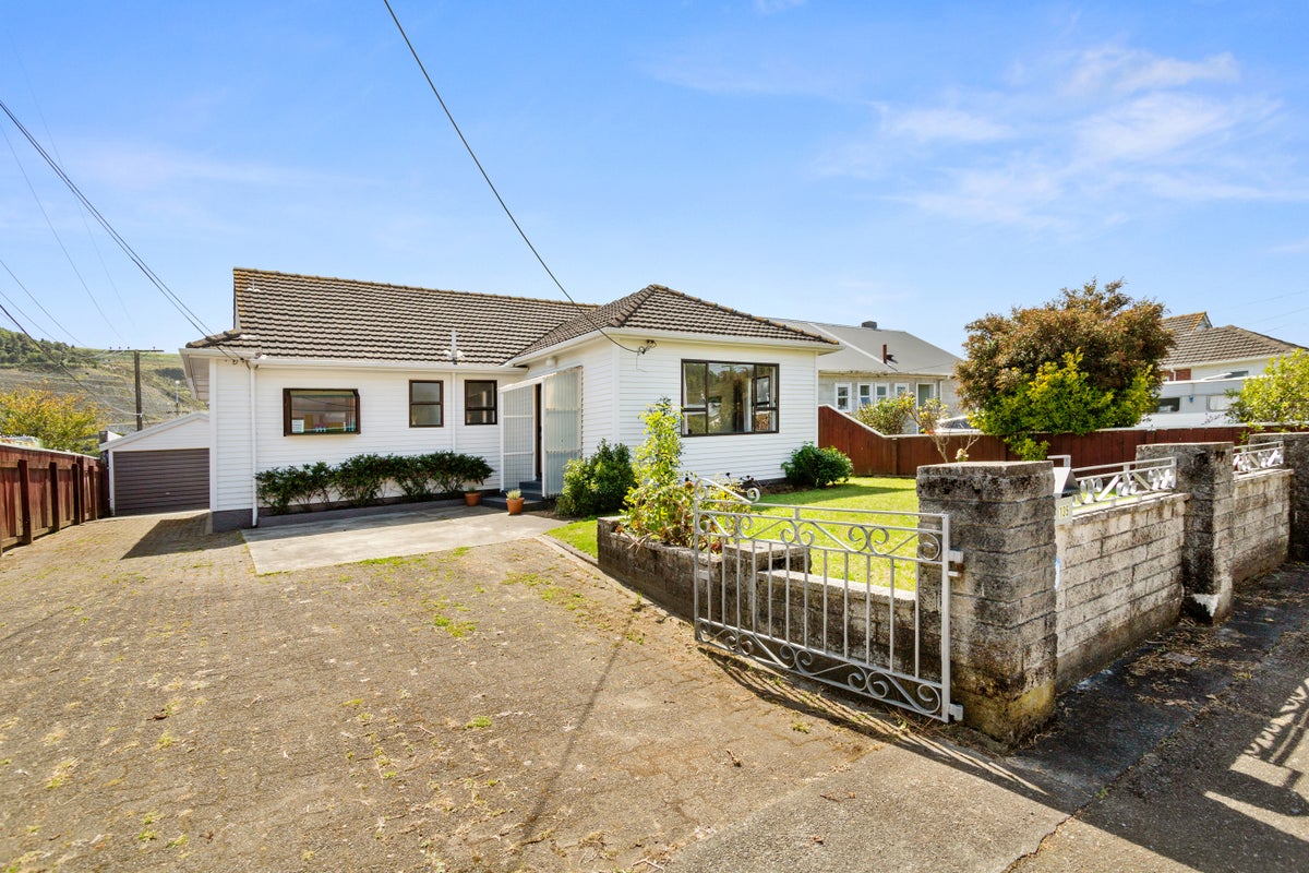 135 Reynolds Street, Taita, Lower Hutt - Carousel 1