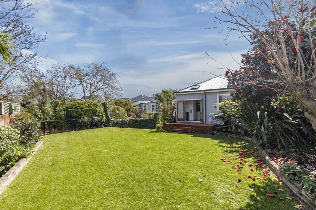 16 Kinloch Street, St Albans, Christchurch - Carousel 41