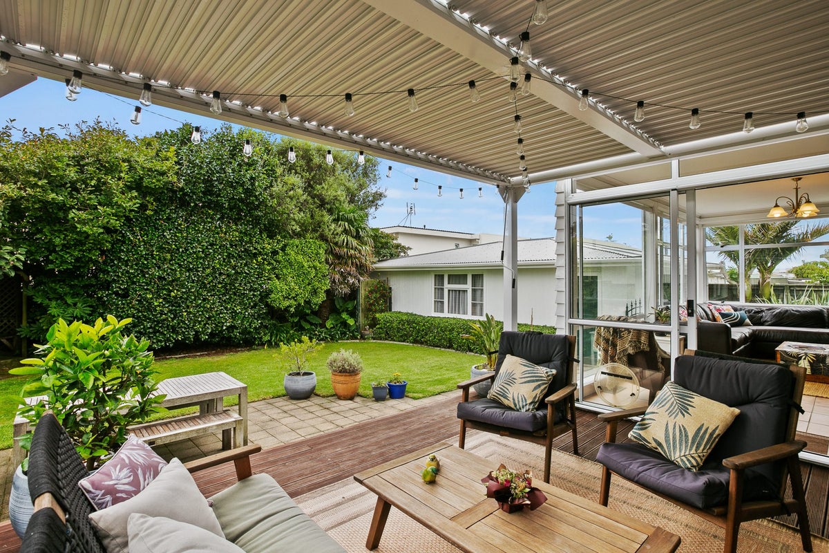 348 St Aubyn Street, Moturoa, New Plymouth - Carousel 2