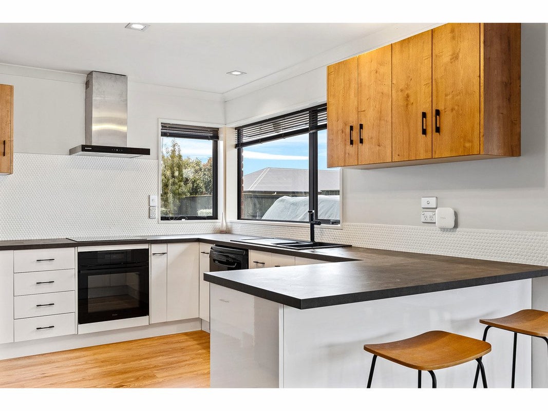14B Cameron Place, Fernhill, Queenstown - Carousel 2