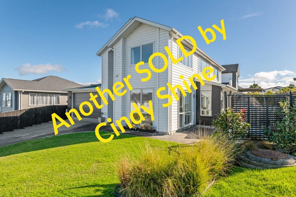 20 Kaipuke Crescent, Gulf Harbour, Auckland - Carousel 1