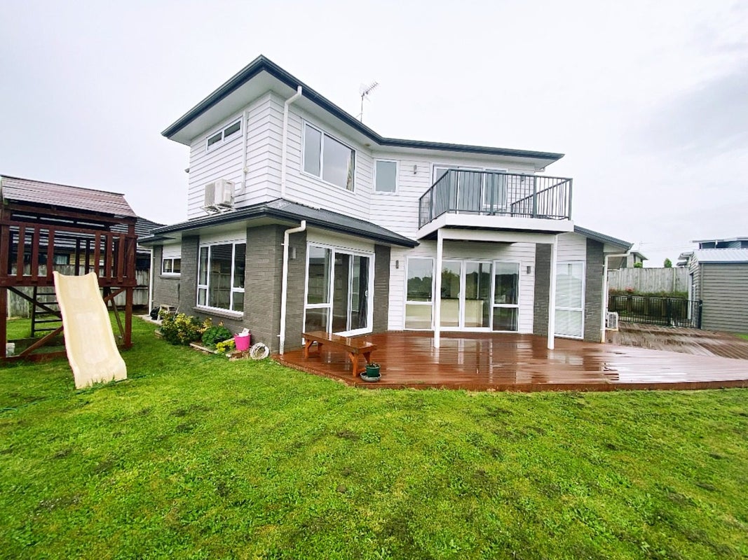 16 Castleton Way, Flagstaff, Hamilton - Carousel 2