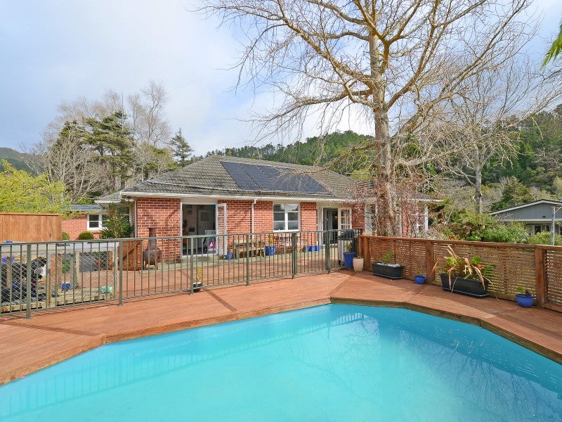 438 Stokes Valley Road, Stokes Valley, Lower Hutt - Carousel 2