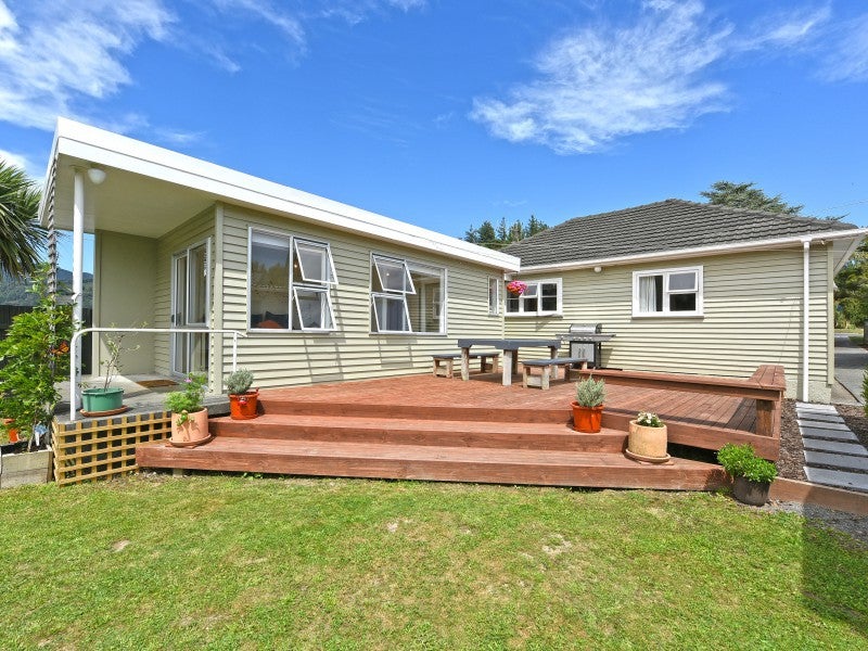 3 Main Road, Wainuiomata, Lower Hutt - Carousel 1