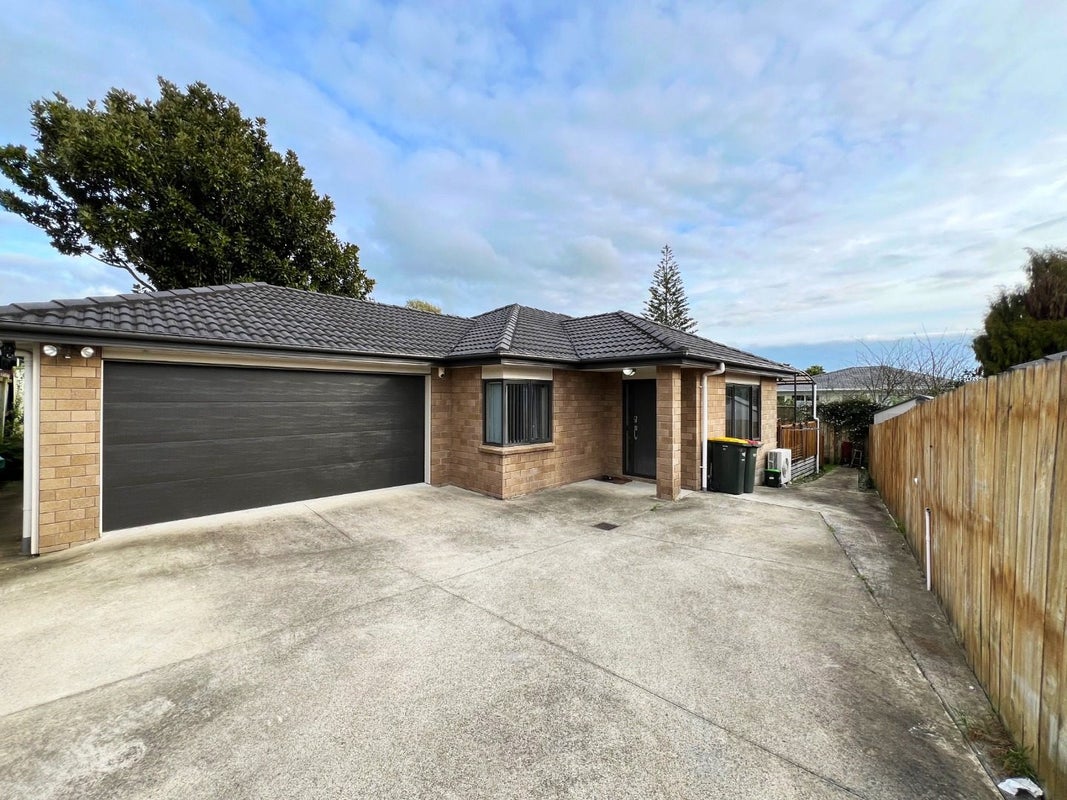 3C Orams Road, Hillpark, Auckland - Carousel 1