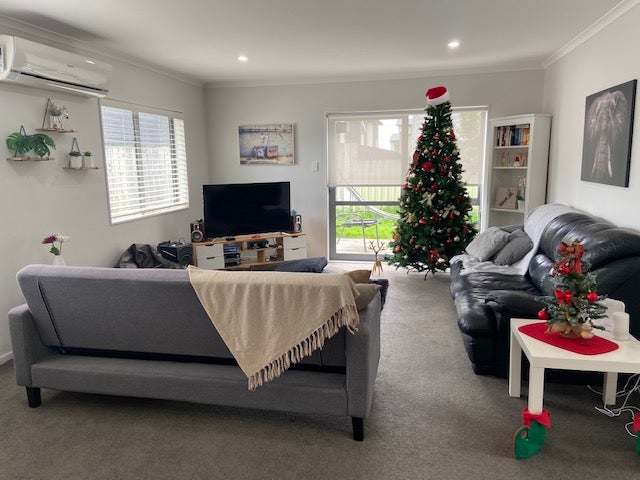 8A Ropata Avenue, Point England, Auckland - Carousel 2