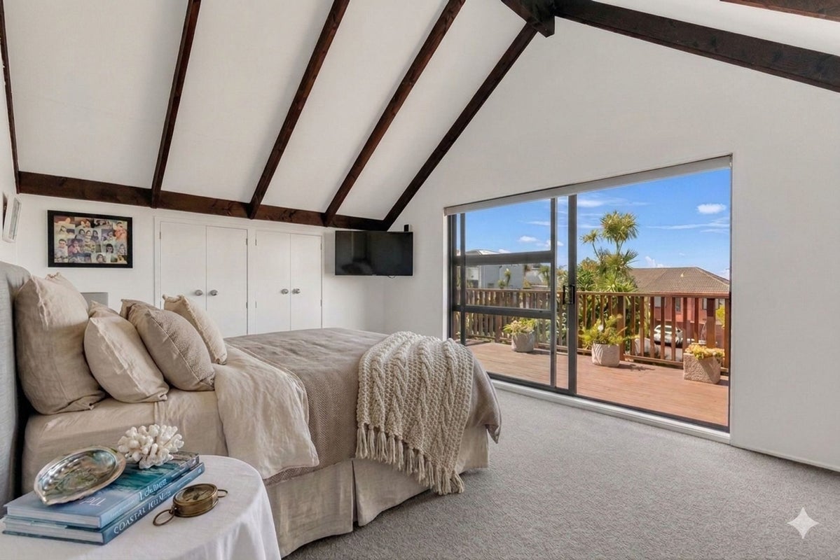 1/4 Ceramco Place, Torbay, Auckland - Carousel 1