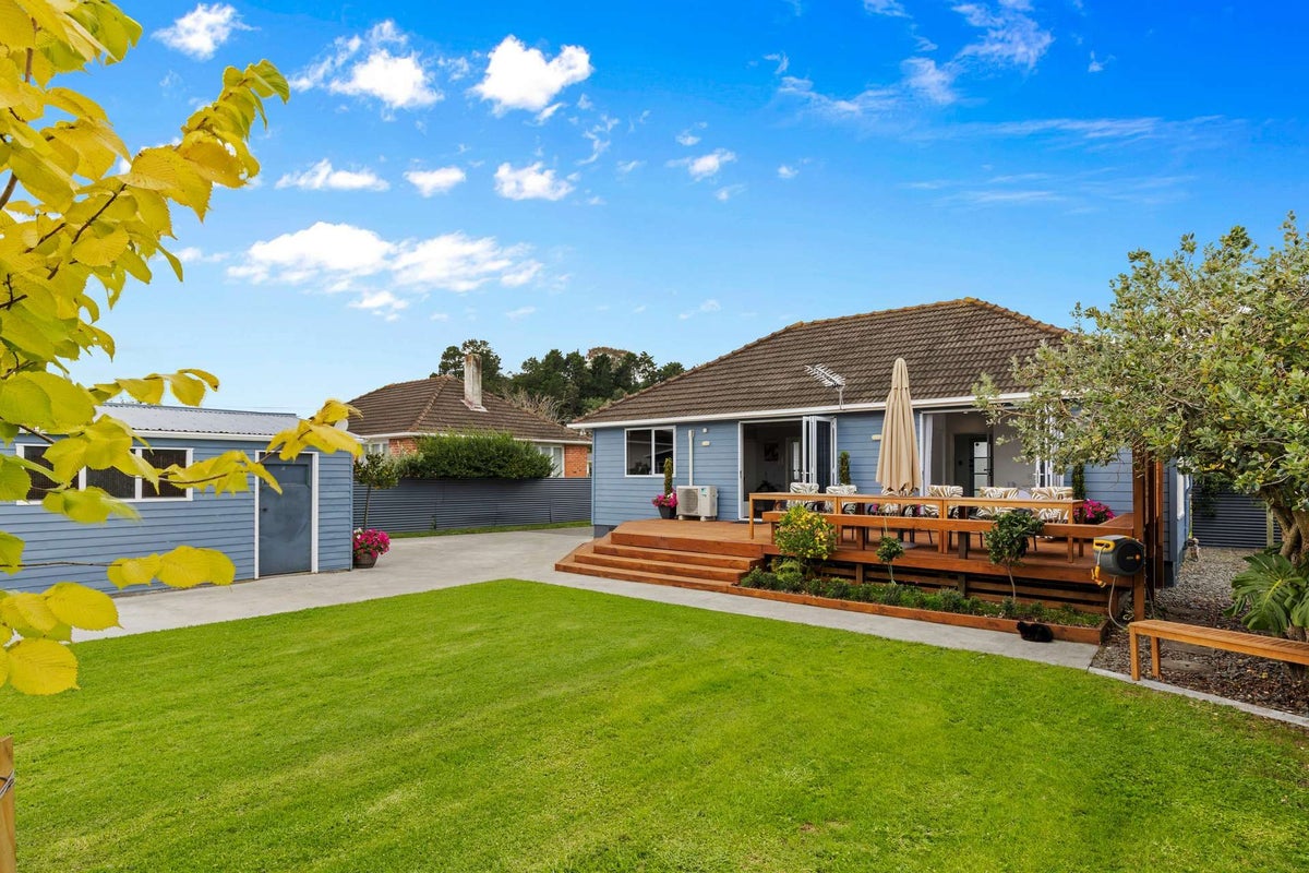 6 Matarawa Street, Whanganui East, Whanganui - Carousel 1