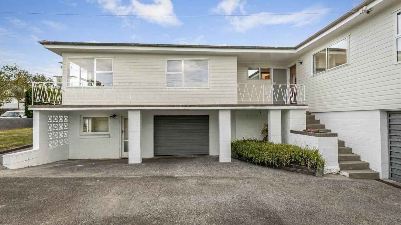 4 Brydon Place, New Windsor, Auckland - Carousel 1