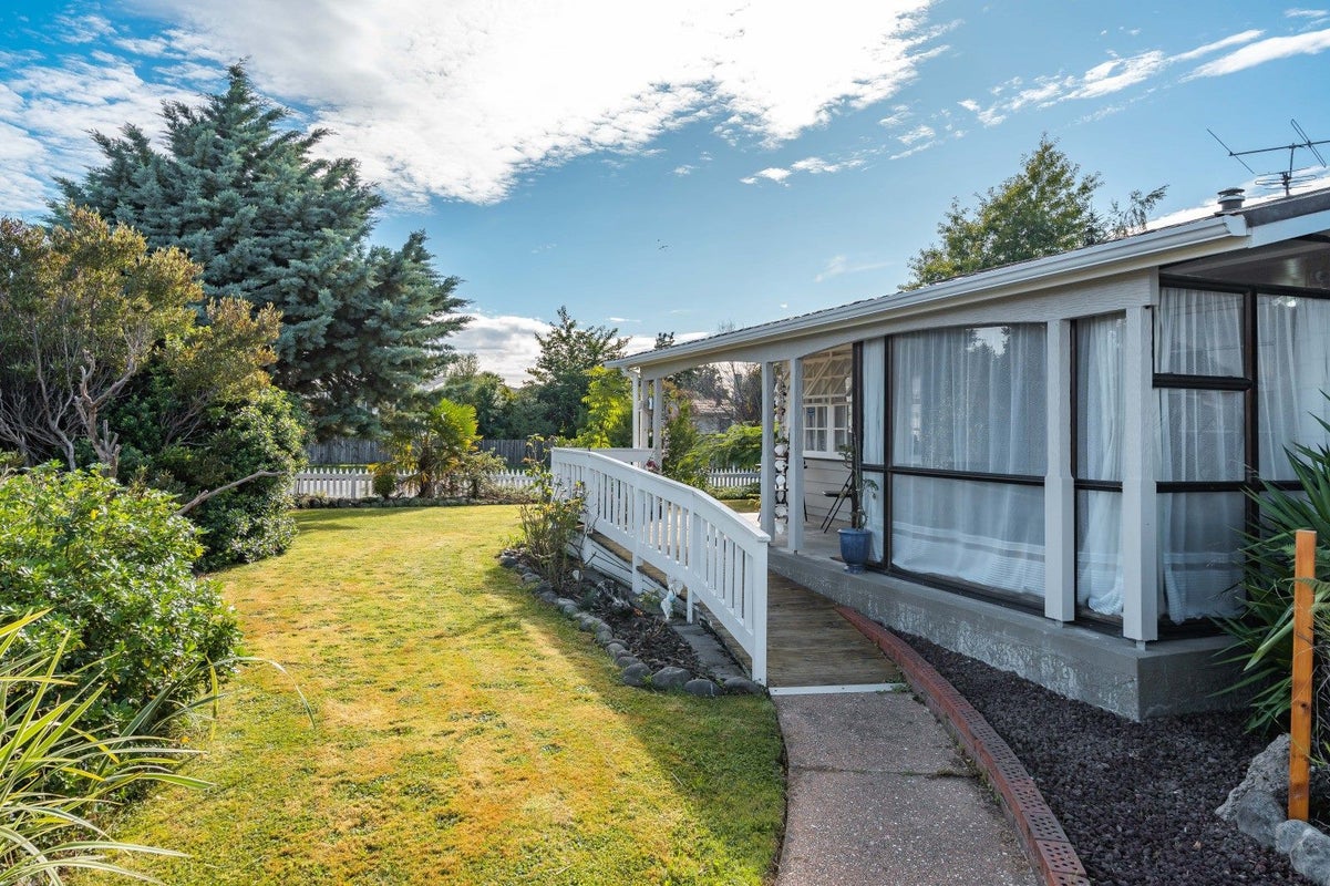 20 Stout Street, Masterton - Carousel 17
