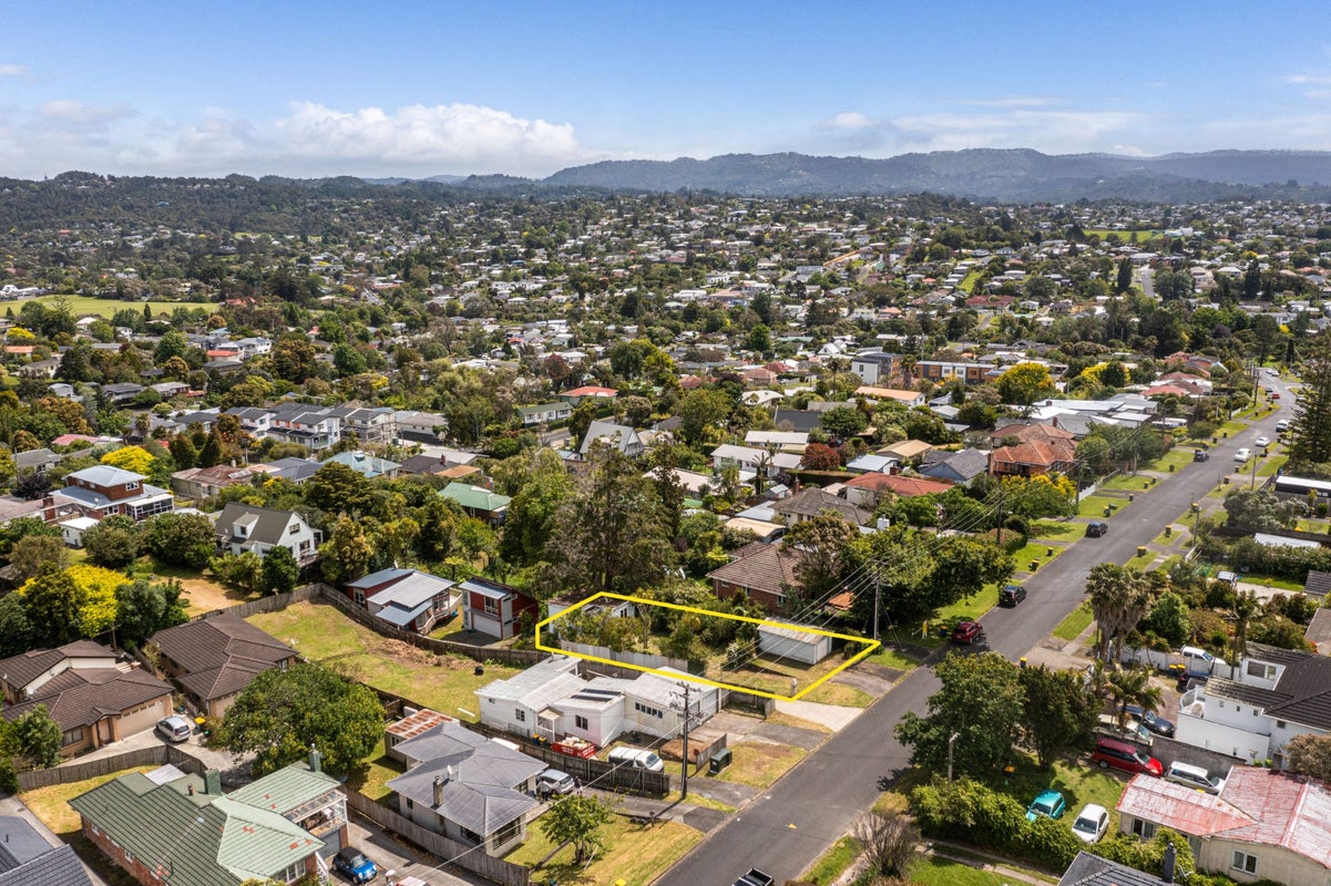 18 Savoy Road, Glen Eden, Auckland - Carousel 12