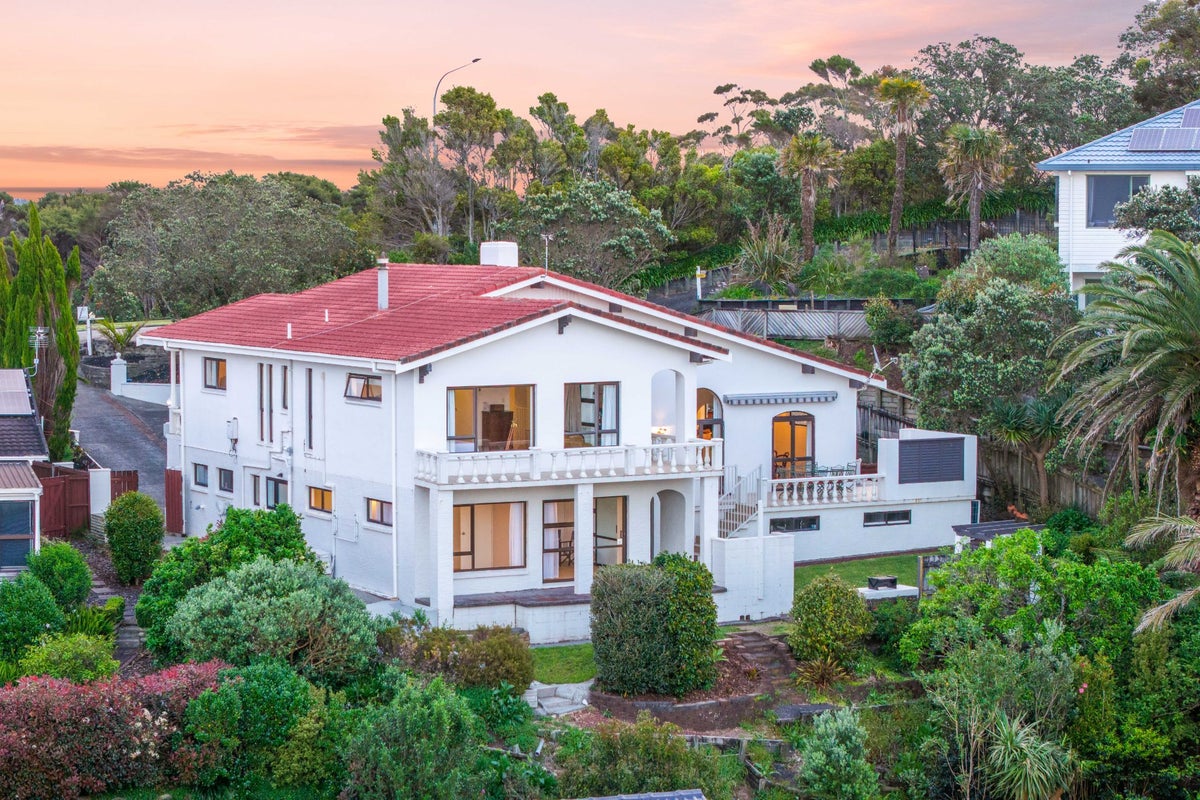 248 Whangaparaoa Road, Red Beach, Red Beach - Carousel 2