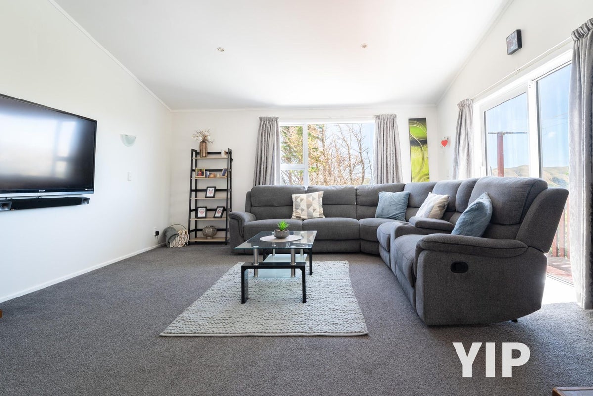 18 Mandeville Crescent, Grenada Village, Wellington - Carousel 2