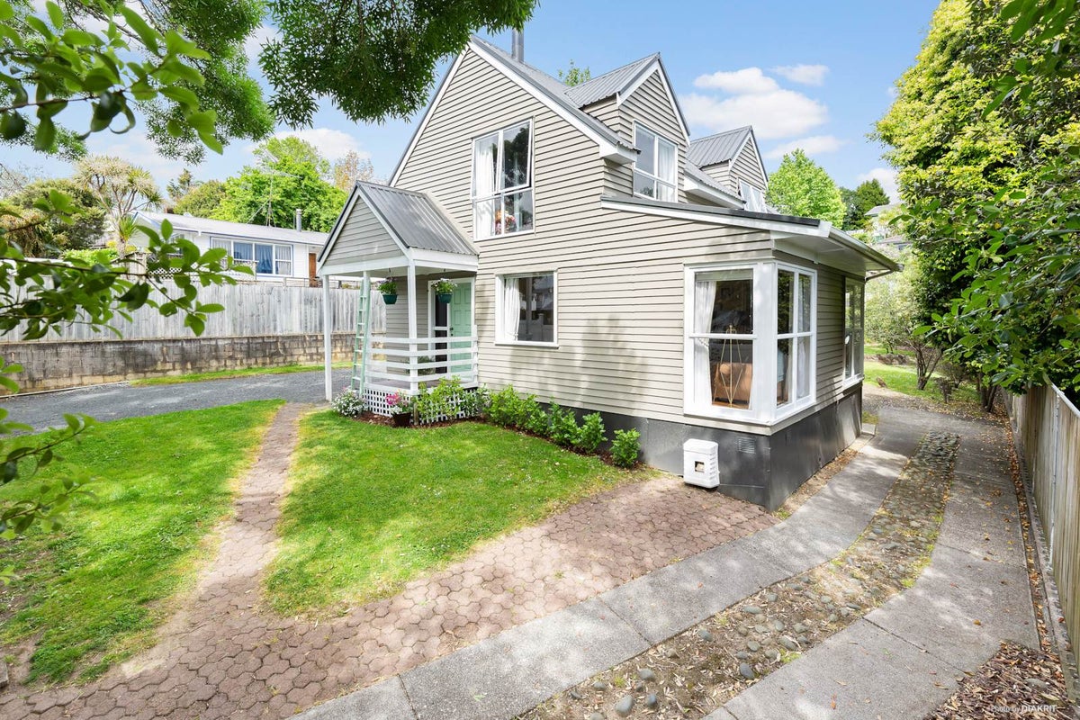 73 Vandeleur Avenue, Birkdale, Auckland - Carousel 1
