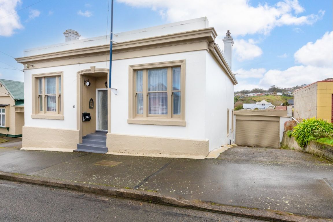 41 Silverton Street, Andersons Bay, Dunedin - Carousel 1