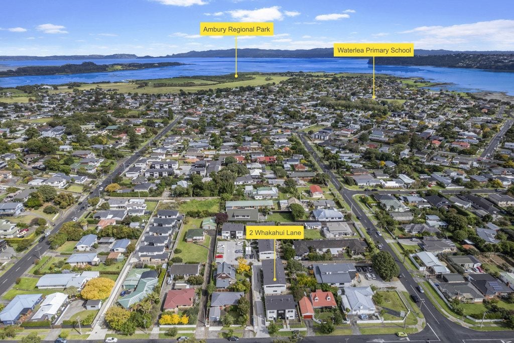 2 Whakahui Lane, Mangere Bridge, Auckland - Carousel 21