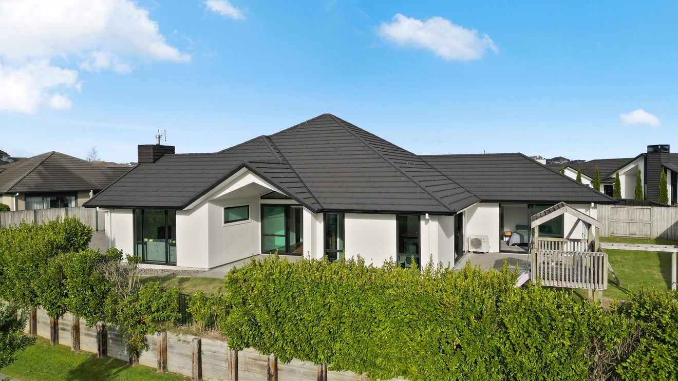 5 Batten Drive, Flagstaff, Hamilton - Carousel 1
