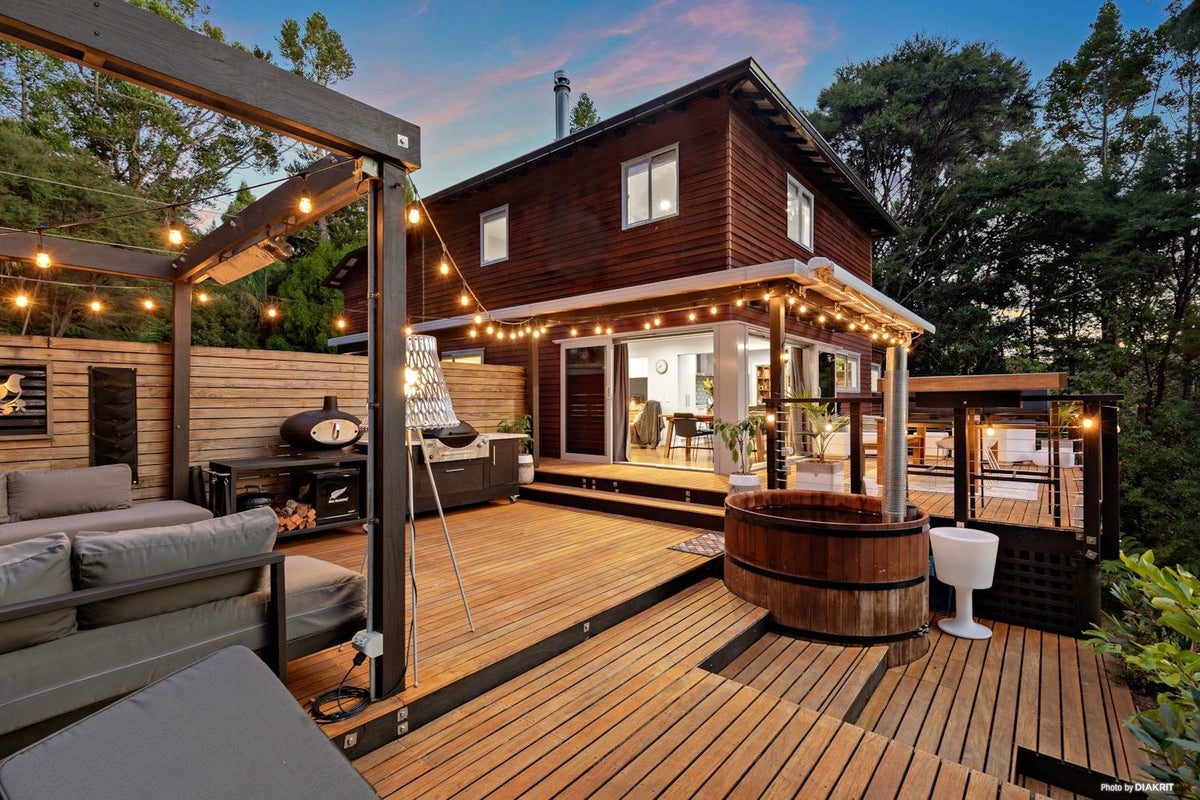 67 Paturoa Road, Titirangi, Auckland - Carousel 1