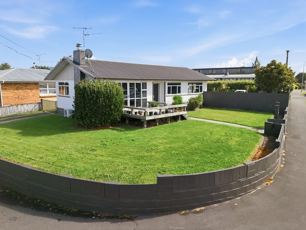 4 Cecil Street, St Andrews, Hamilton - Carousel 1