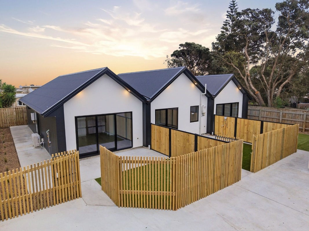 10 Titoki Street, Castlecliff, Whanganui - Carousel 2