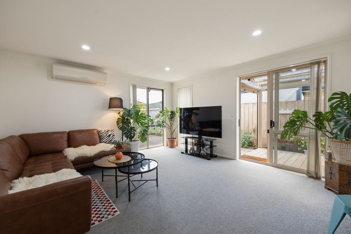 6 Saint Johns Avenue, Hamilton East, Hamilton, Waikato - Carousel 2