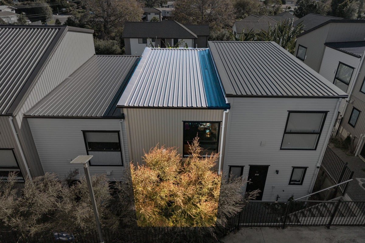 1/237 Swanson Road, Henderson, Auckland - Carousel 1
