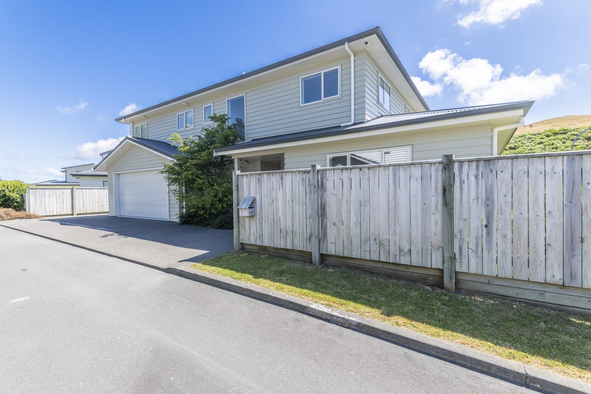 4 Foxham Terrace, Churton Park, Wellington - Carousel 2