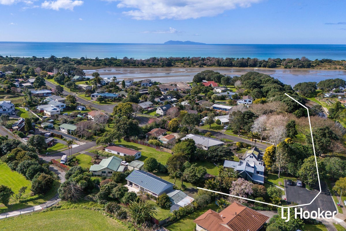 6 Nathan Place, Athenree, Katikati - Carousel 1