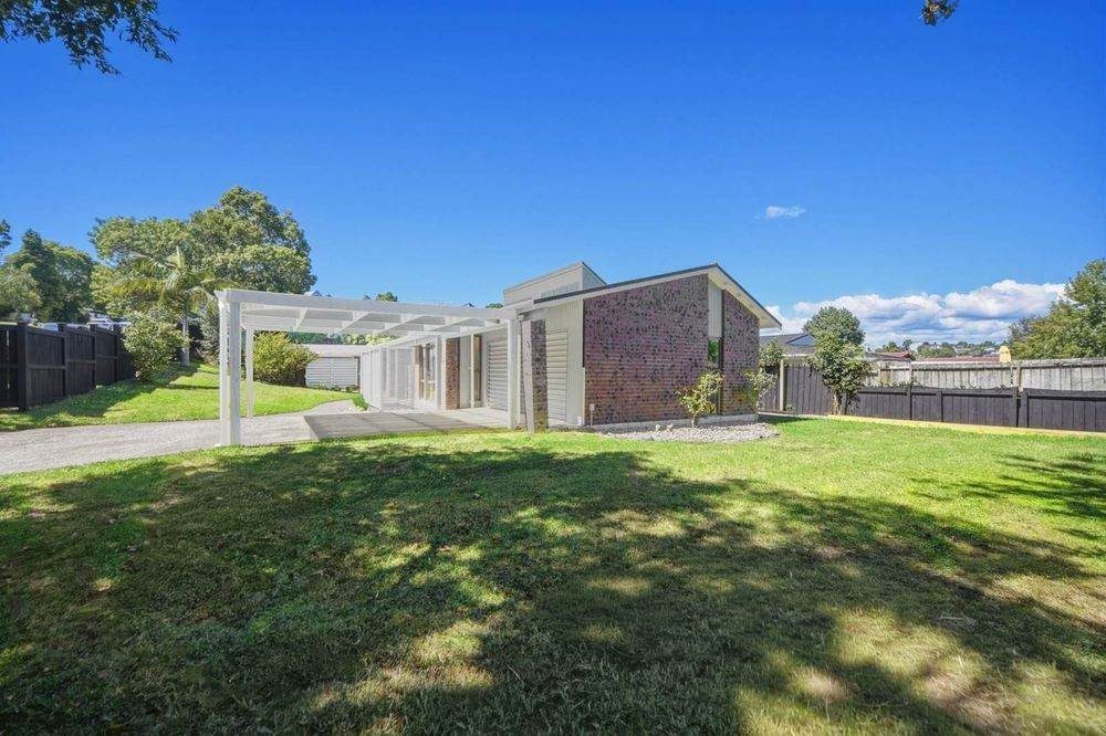 1 Montclair Rise, Browns Bay, Auckland - Carousel 2