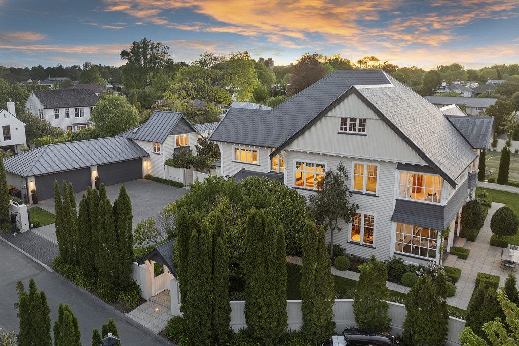 5 Saint Barnabas Lane, FENDALTON, CHRISTCHURCH - Carousel 2