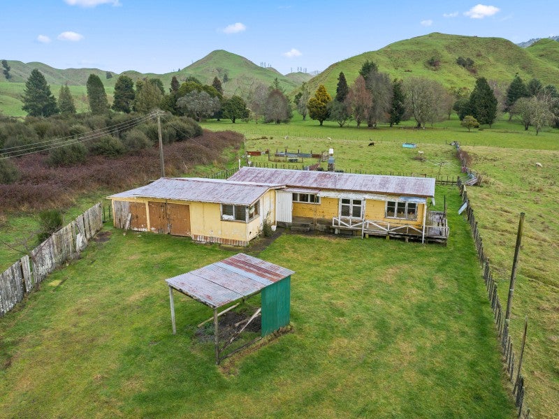 47 Taranui Street, Ohura - Carousel 2