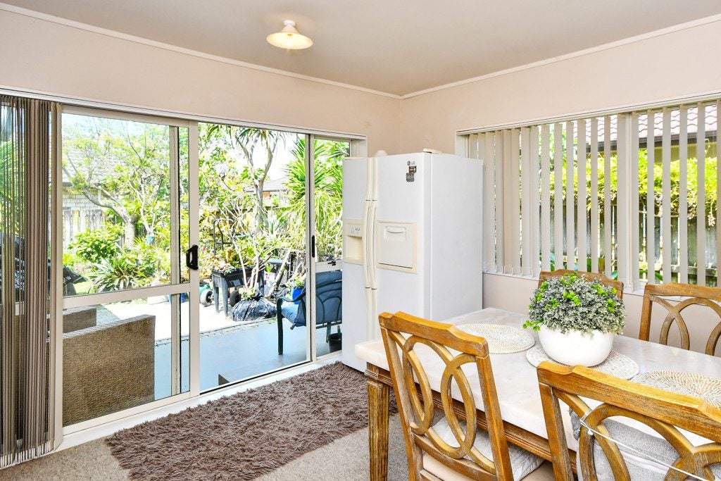 5 Clare Place, Favona, Auckland - Carousel 2