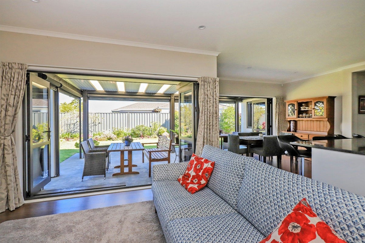 8 Waitaki Way, Poraiti, Napier - Carousel 2