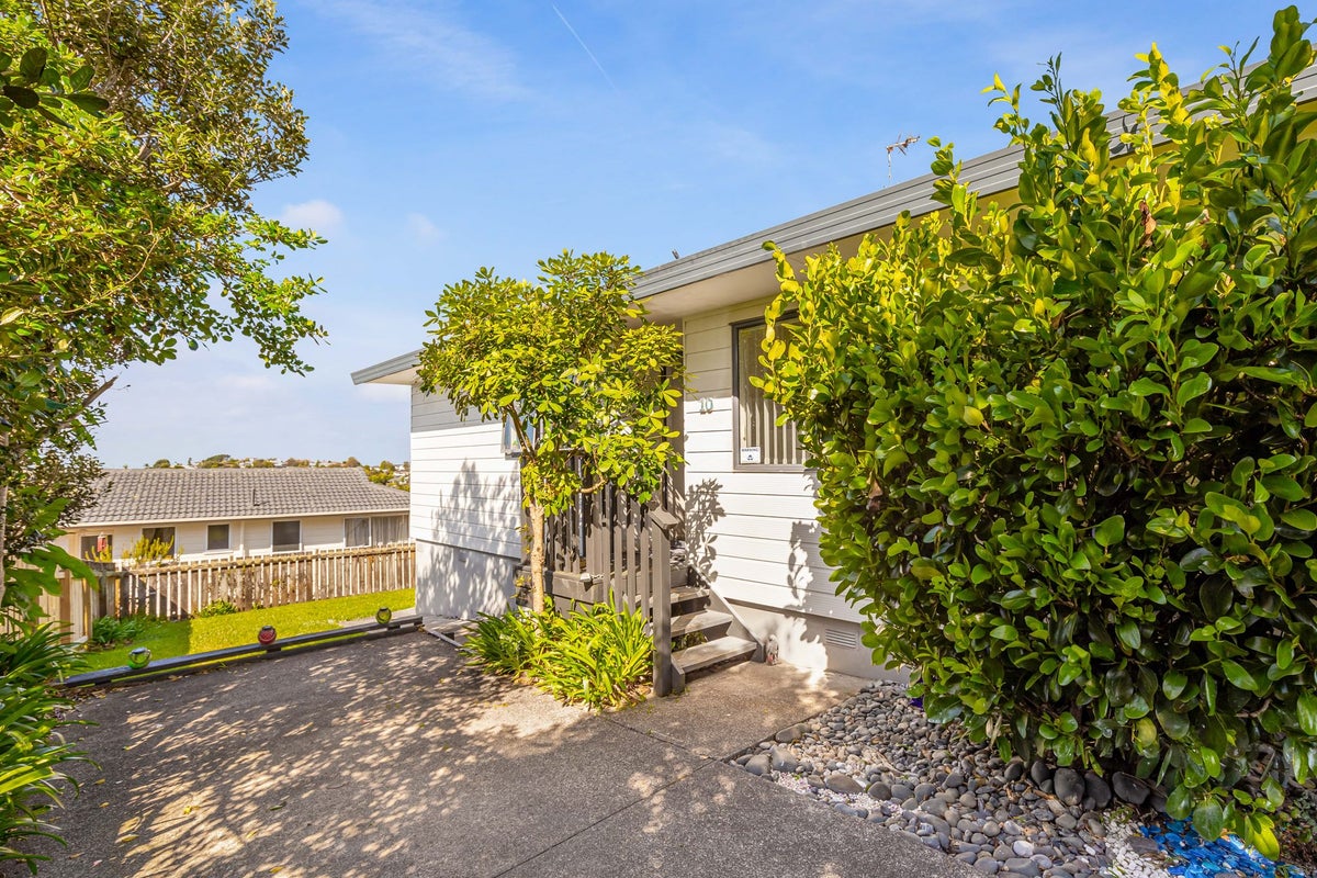 10 Flaunty Place, West Harbour, Auckland - Carousel 2