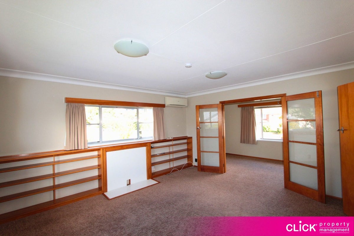 2/25 Hazel Avenue, Caversham, Dunedin - Carousel 1