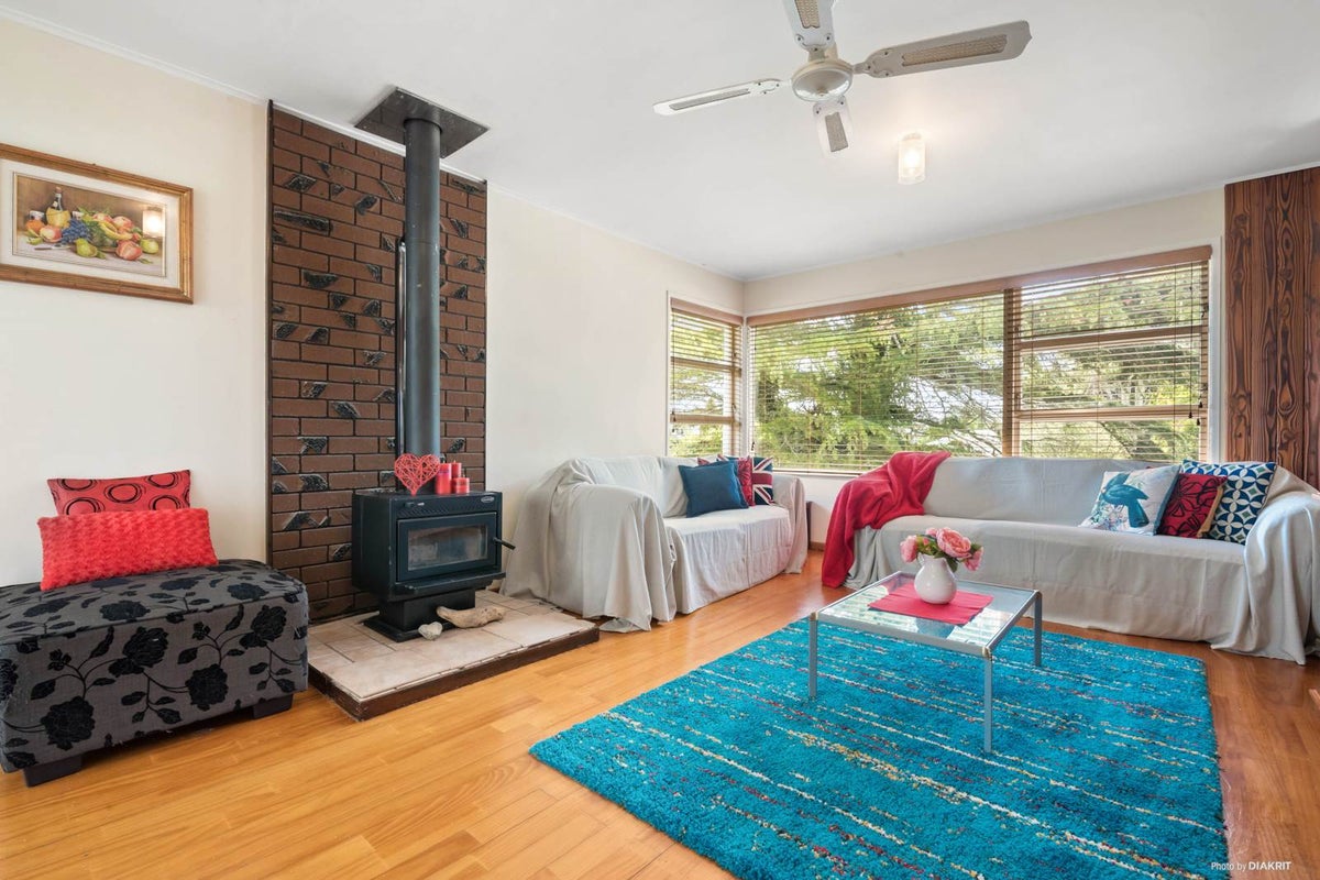 11 Seon Place, Birkdale, Auckland - Carousel 2
