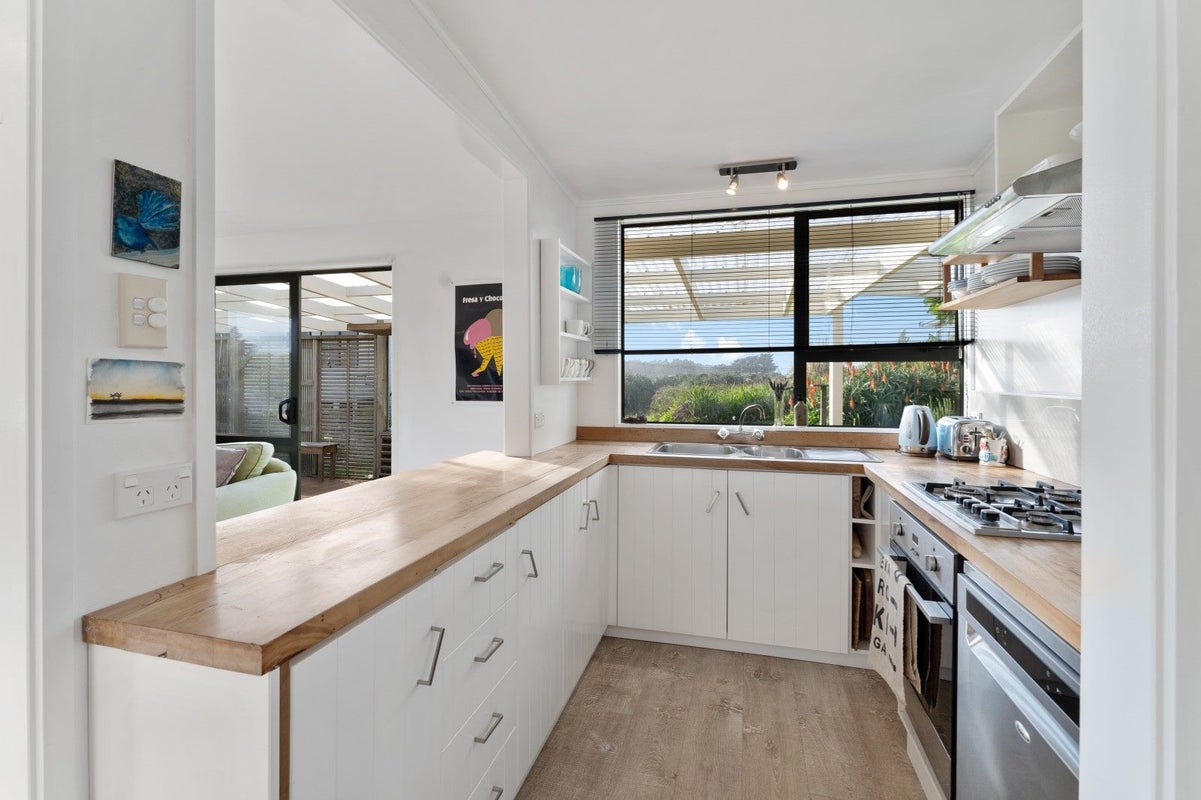 341 Te Horo Beach Road, Te Horo Beach - Carousel 1