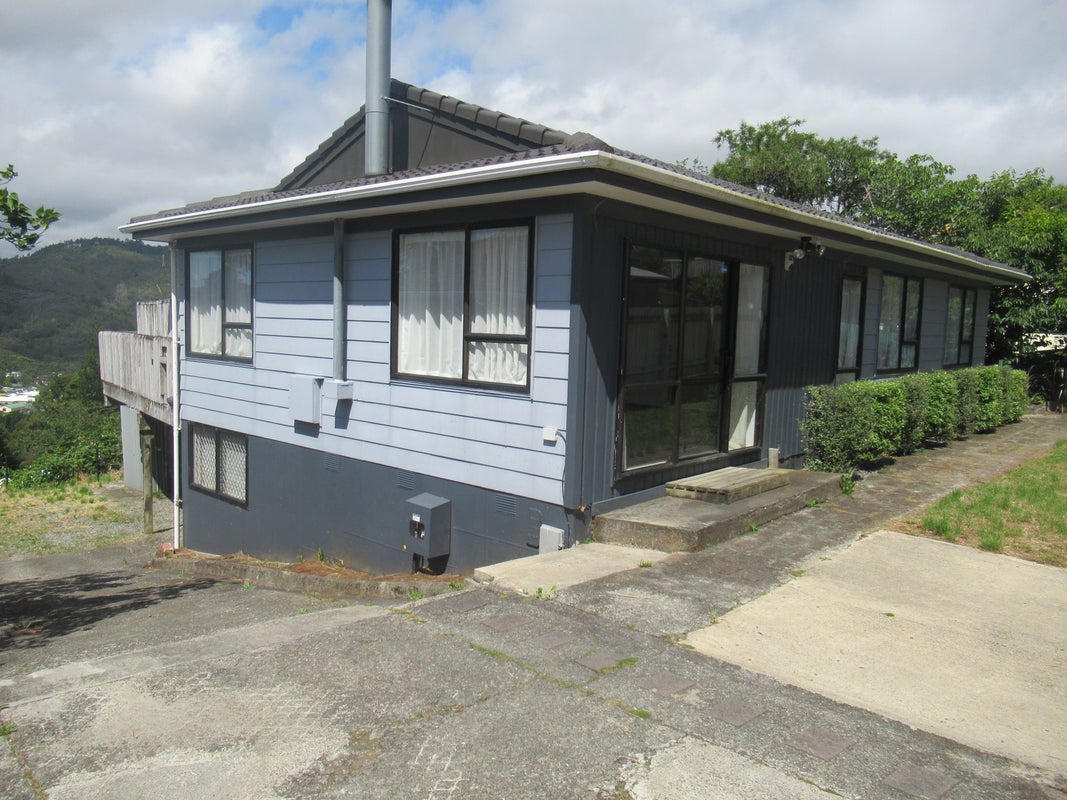 13 Fenchurch Grove, Stokes Valley, Lower Hutt - Carousel 1