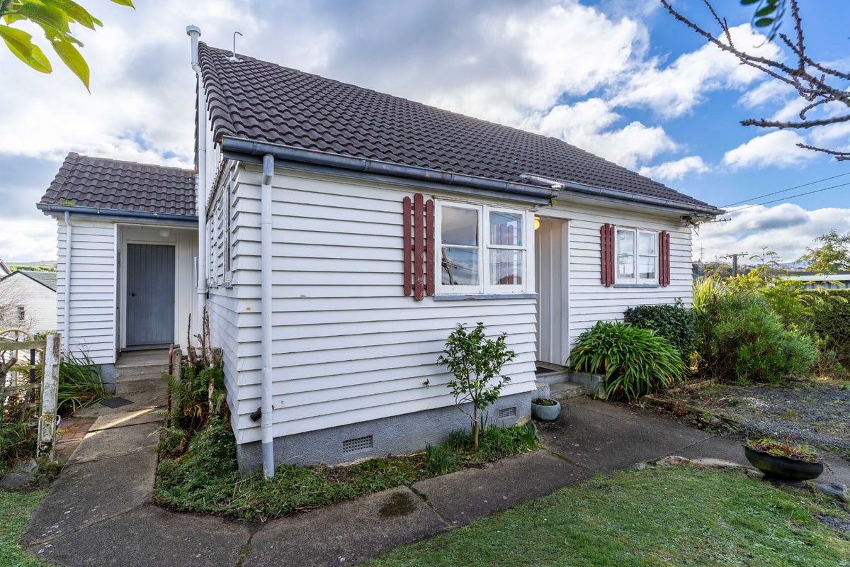 86 Waimea Avenue, Calton Hill, Dunedin - Carousel 1