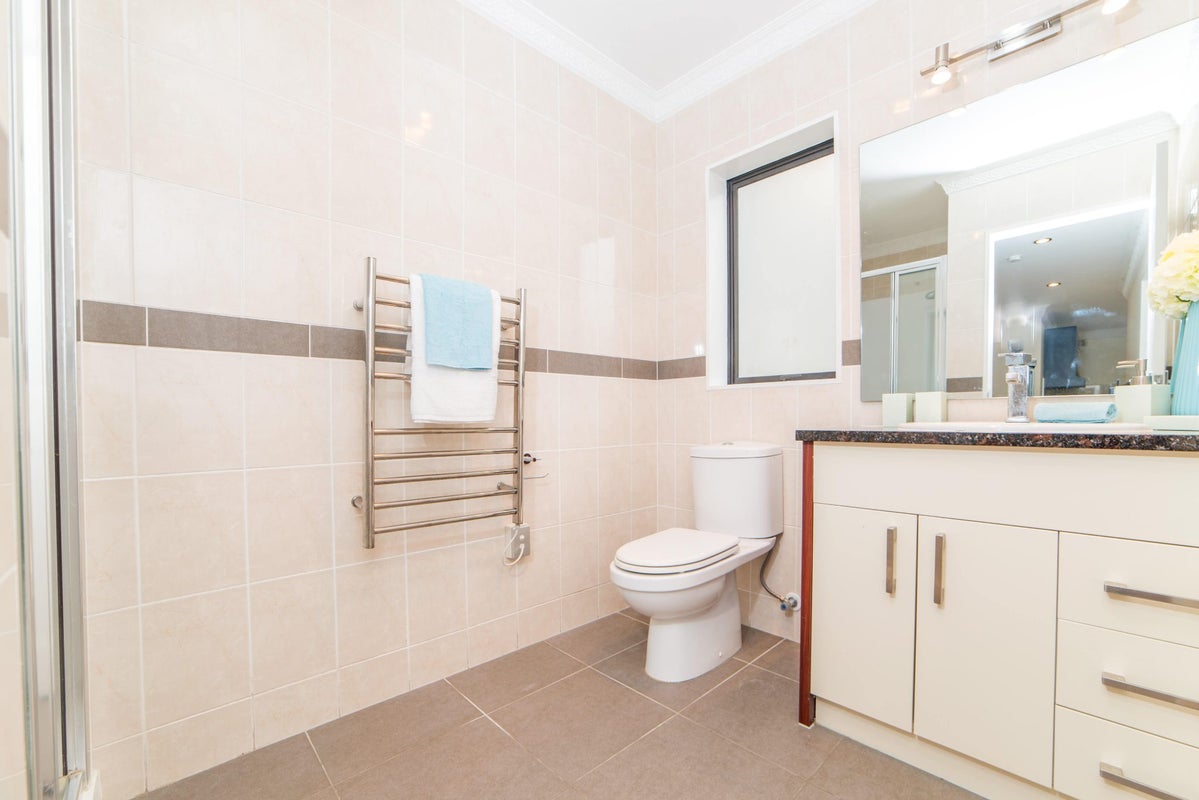 27 Medallion Drive, Oteha, Auckland - Carousel 25