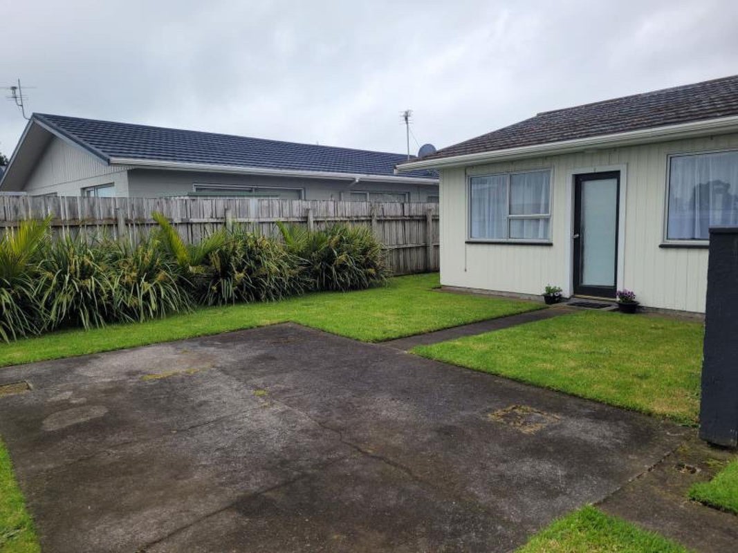 2/124 Ngamotu Road, Spotswood, New Plymouth - Carousel 9